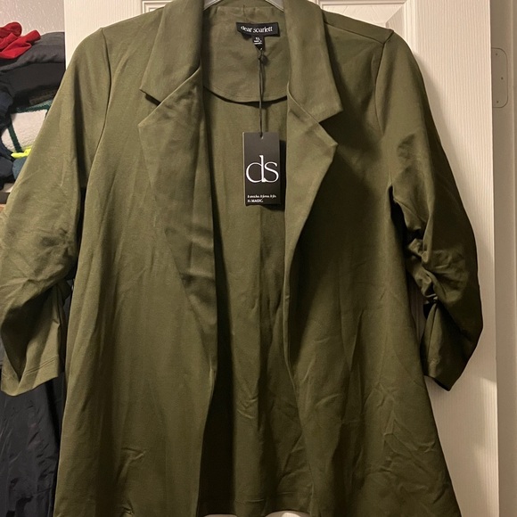 Dear Scarlett Women's Green Blazer - Picture 5 of 9
